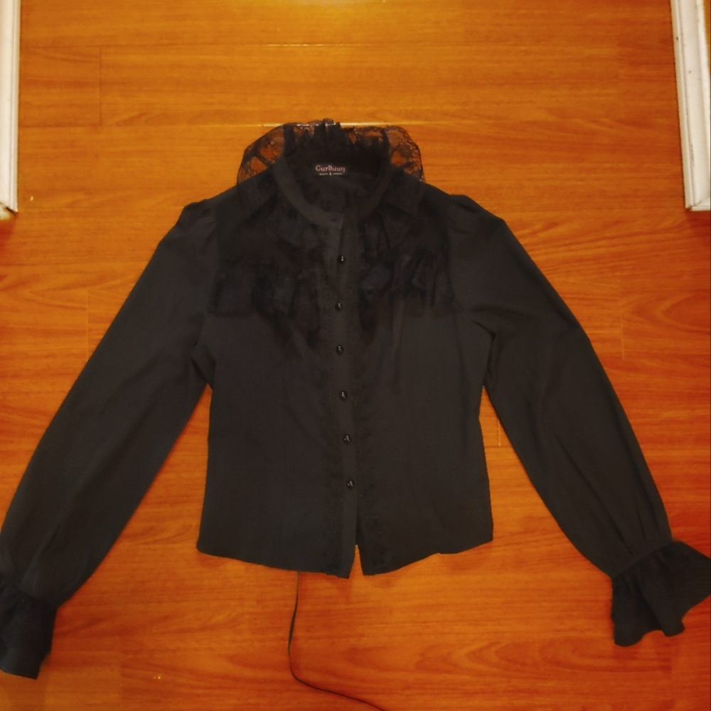 Victorian vampirecore style blouse size